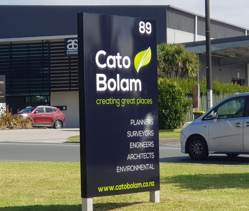 Plinth Signwriting in Henderson. Covering over existing signs with new full wrap decal